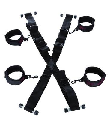 CALEXOTICS SCANDAL ESPOSAS CON FORMA DE CRUZ PARA LA PUERTA