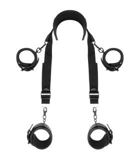 FETISH SUBMISSIVE POSICION MASTER CON 4 ESPOSAS CON FORRO DE NEOPRENO