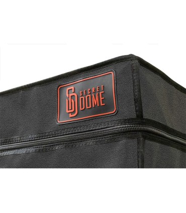 SECRET DOME KINK CLUB CABINA BUKKAKE NEGRO ROJO